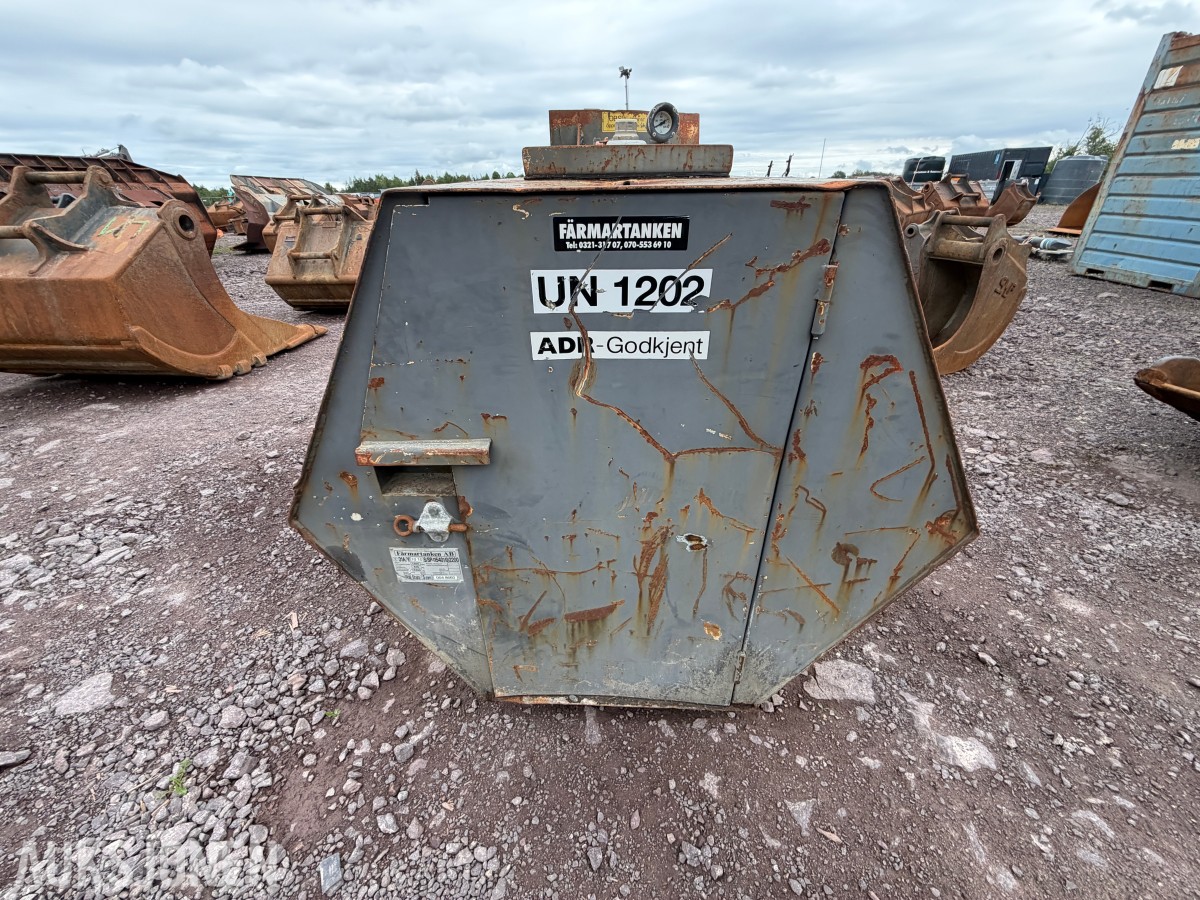 Färmartanken 1500 liter ADR-godkjent dieseltank