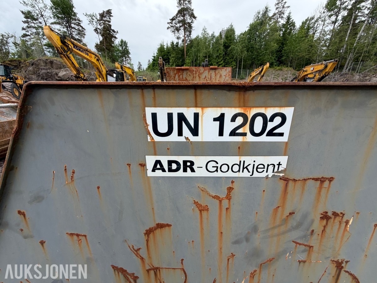 Färmartanken 1500 liter ADR-godkjent dieseltank