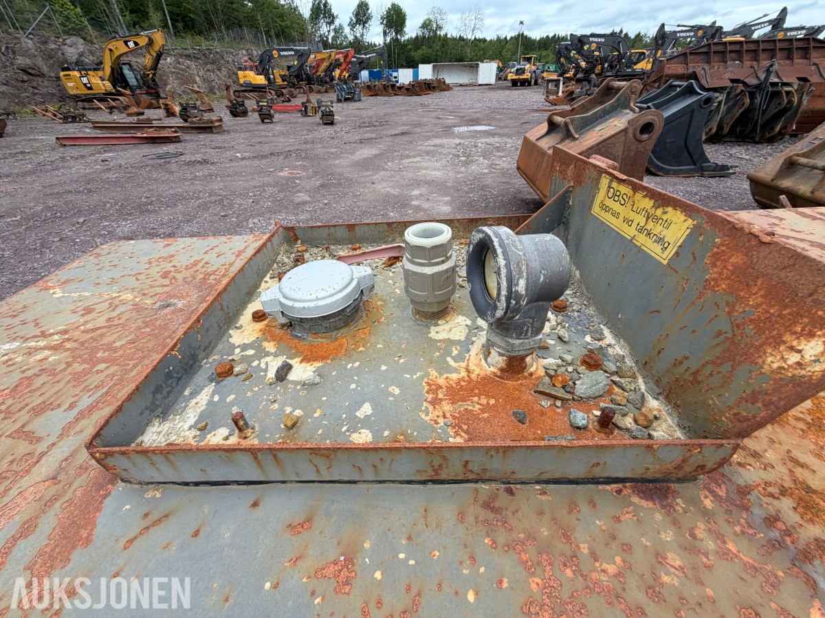 Färmartanken 1500 liter ADR-godkjent dieseltank