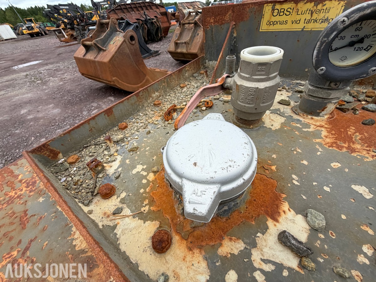 Färmartanken 1500 liter ADR-godkjent dieseltank