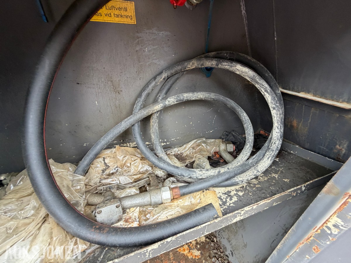Färmartanken 1500 liter ADR-godkjent dieseltank