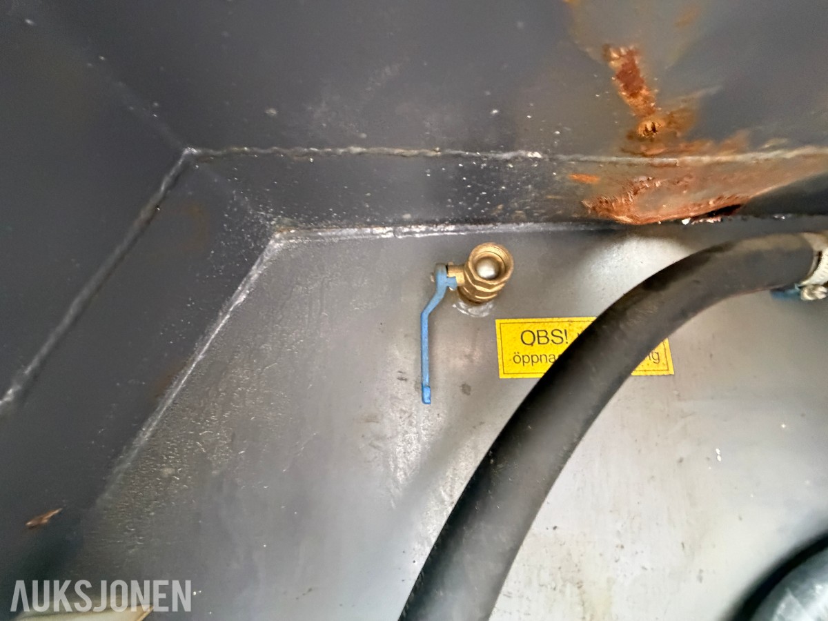 Färmartanken 1500 liter ADR-godkjent dieseltank