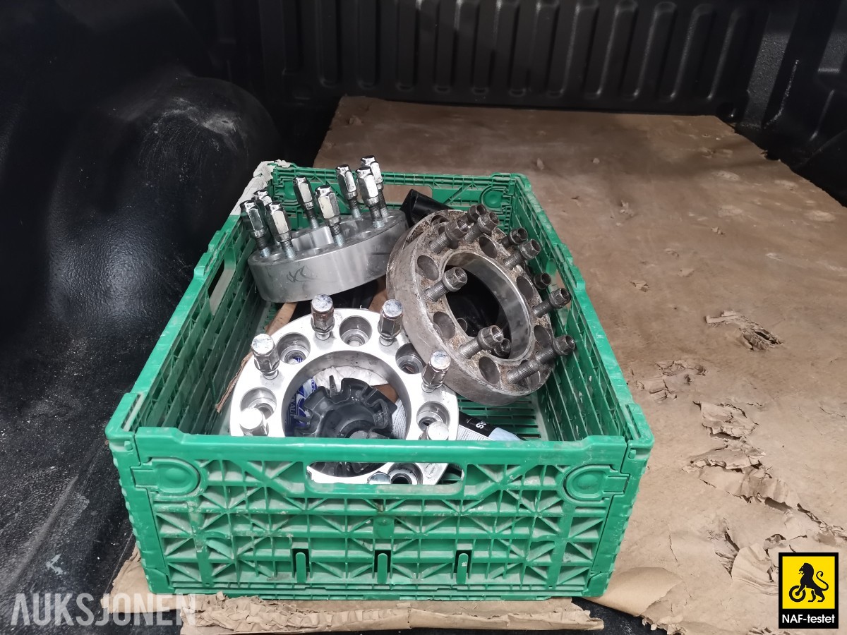 2004 Dodge RAM 5.9L 309HK CUMMINS 4WD HENGERFESTE KAMERA SKINN