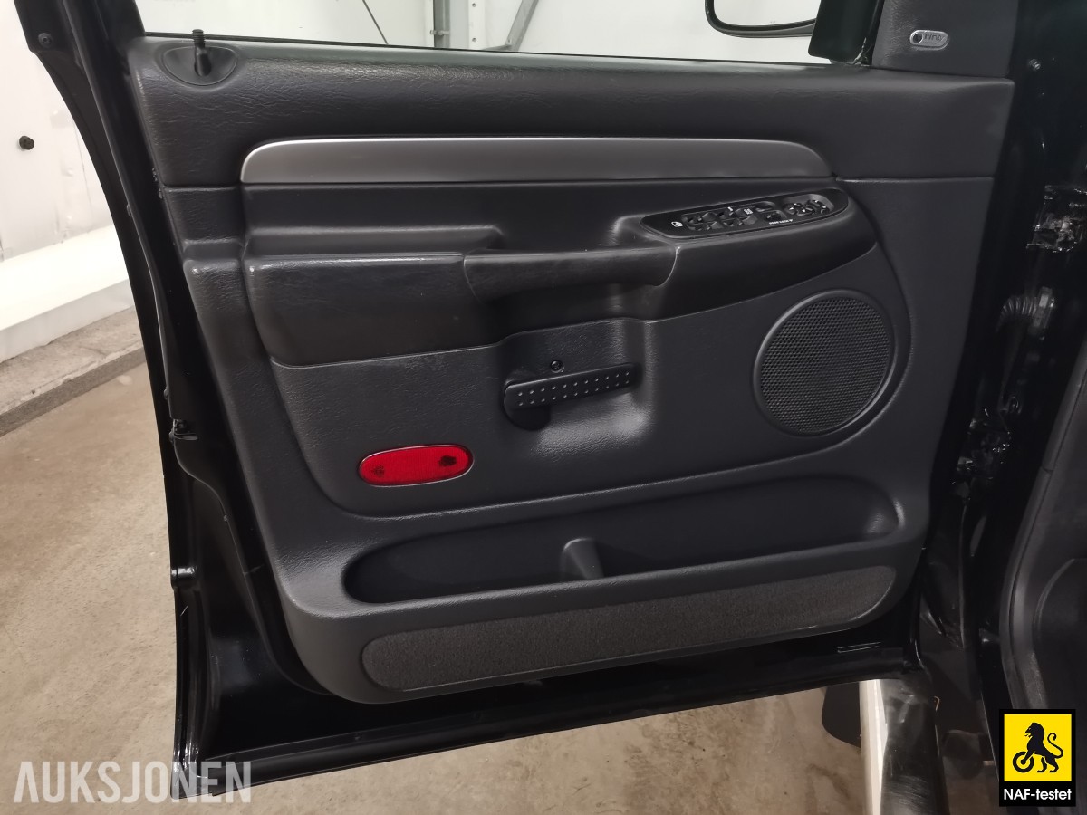2004 Dodge RAM 5.9L 309HK CUMMINS 4WD HENGERFESTE KAMERA SKINN