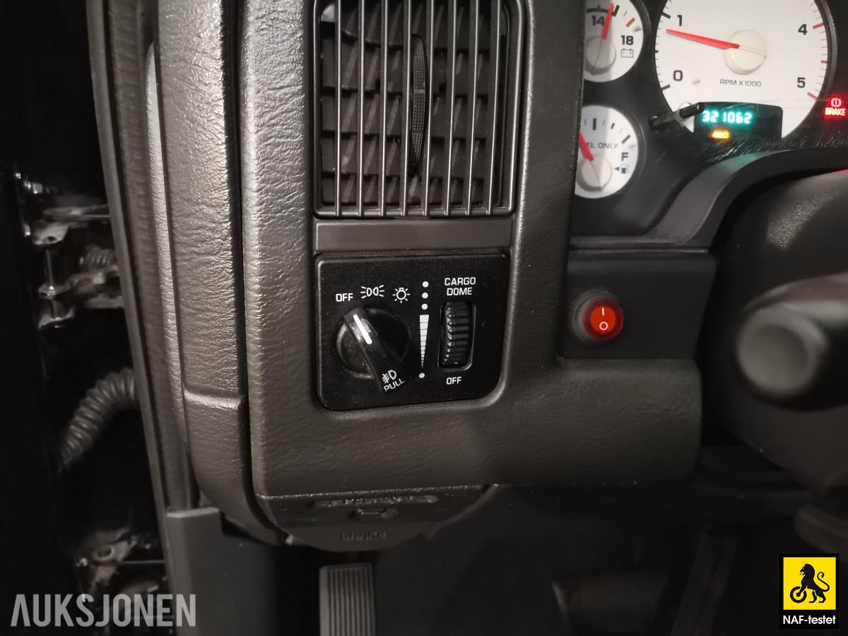 2004 Dodge RAM 5.9L 309HK CUMMINS 4WD HENGERFESTE KAMERA SKINN