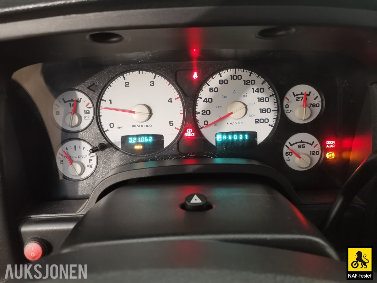 2004 Dodge RAM 5.9L 309HK CUMMINS 4WD HENGERFESTE KAMERA SKINN