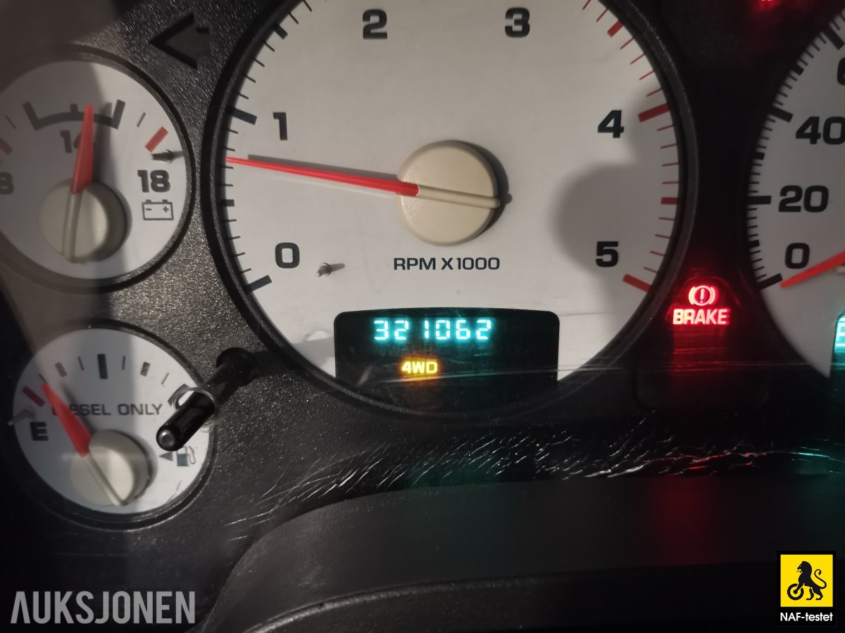 2004 Dodge RAM 5.9L 309HK CUMMINS 4WD HENGERFESTE KAMERA SKINN