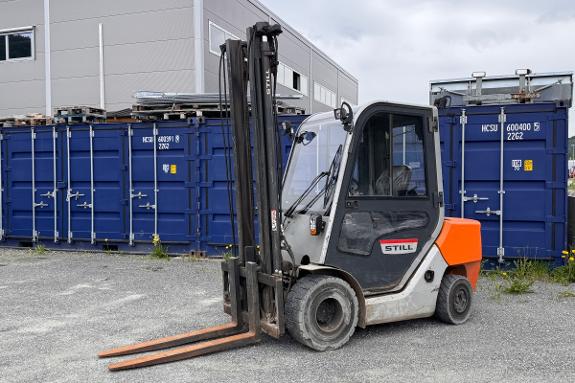 2014 Still Motvektstruck RC40-30 - Gått 2778 timer - løftekapasitet 3000 kg - Løftehøyde 4220 mm - Sertifisert til februar 2027