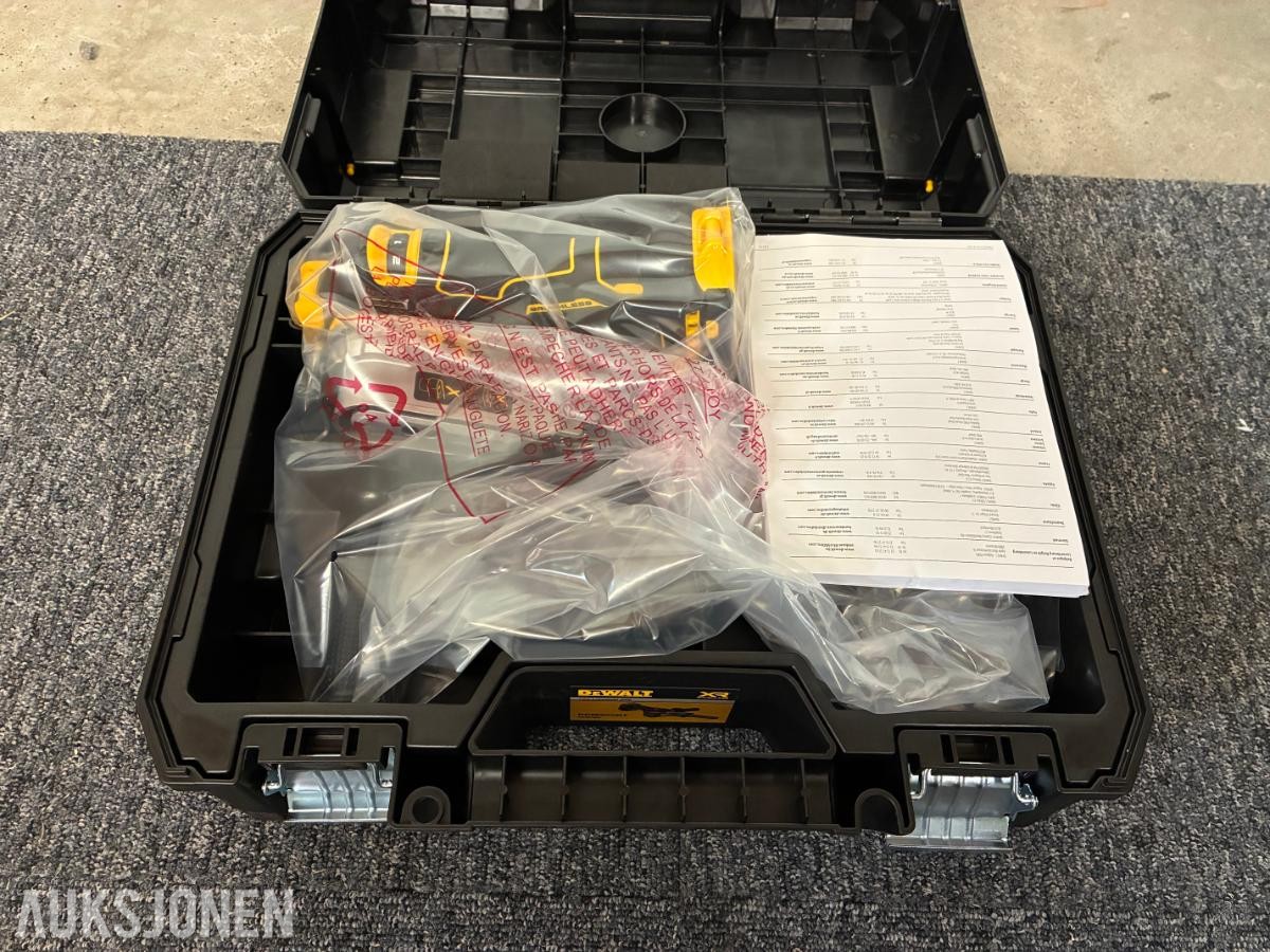 Ubrukt DeWalt Båndsliper DCM200NT *Ingen minstepris*