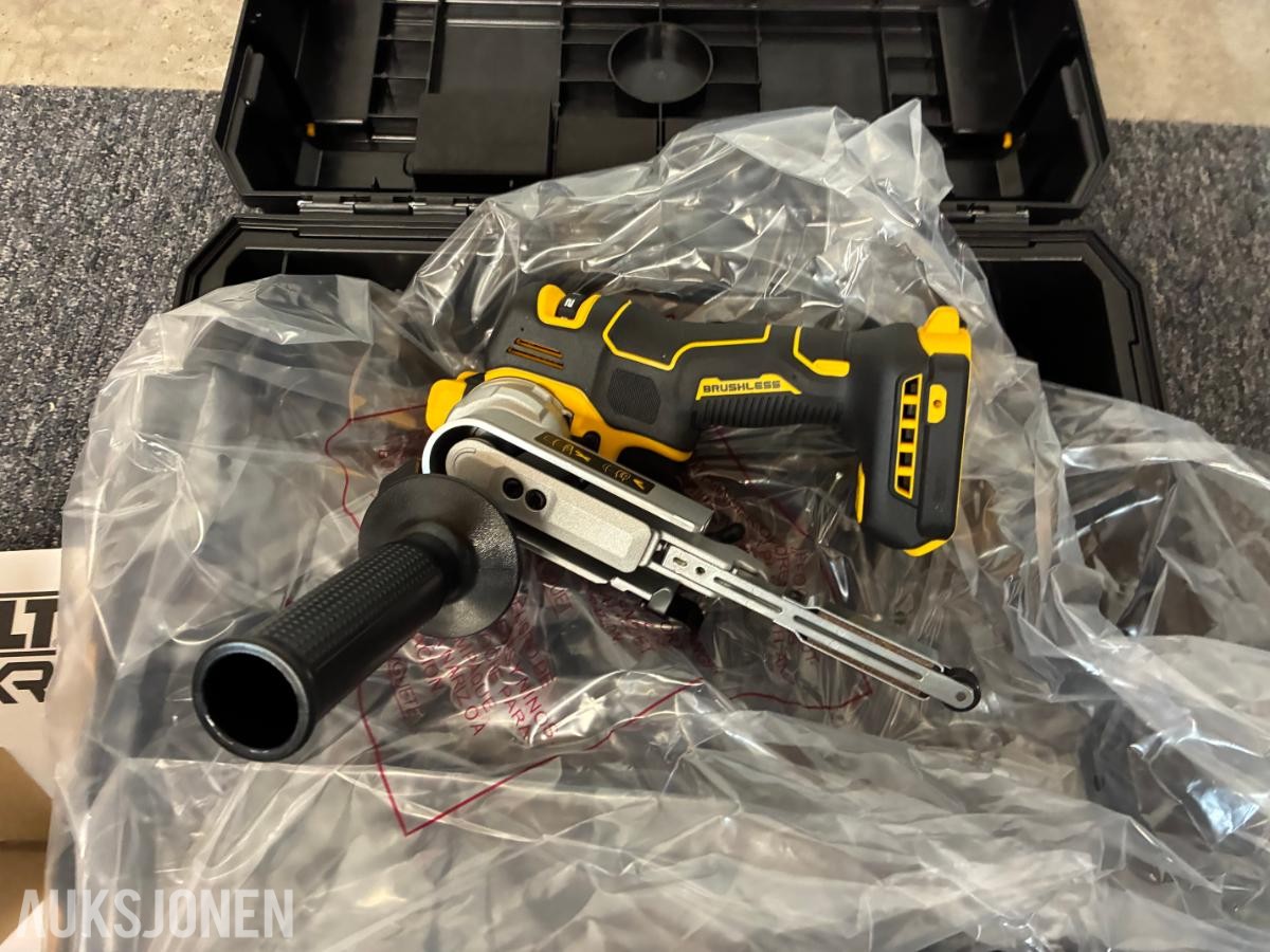 Ubrukt DeWalt Båndsliper DCM200NT *Ingen minstepris*
