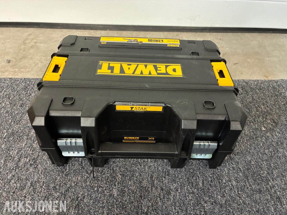 Ubrukt DeWalt Båndsliper DCM200NT *Ingen minstepris*