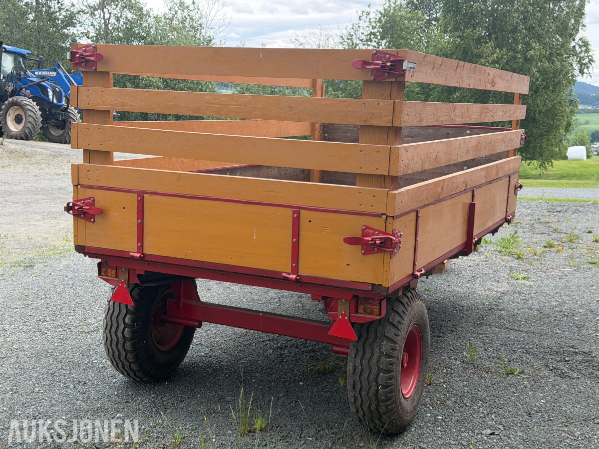 1970 Traktorhenger / gårdshenger / Landbrukshenger med trelemmer og tipp