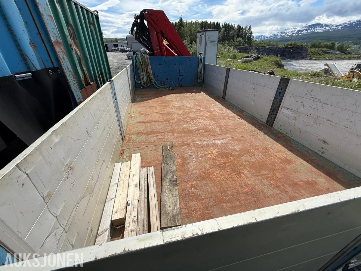 2004 GMM krokflak med HMF 1683 K4 Kran - Fjernstyring
