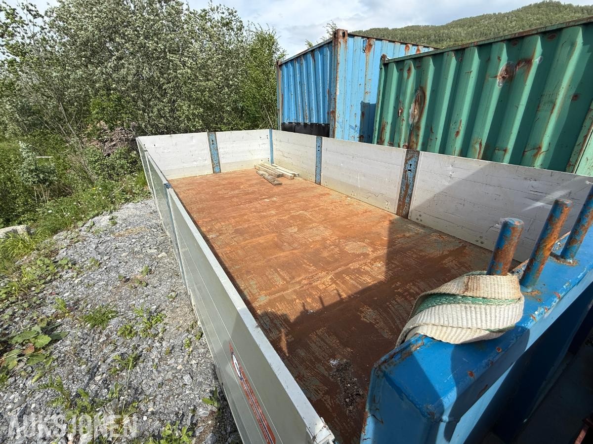 2004 GMM krokflak med HMF 1683 K4 Kran - Fjernstyring