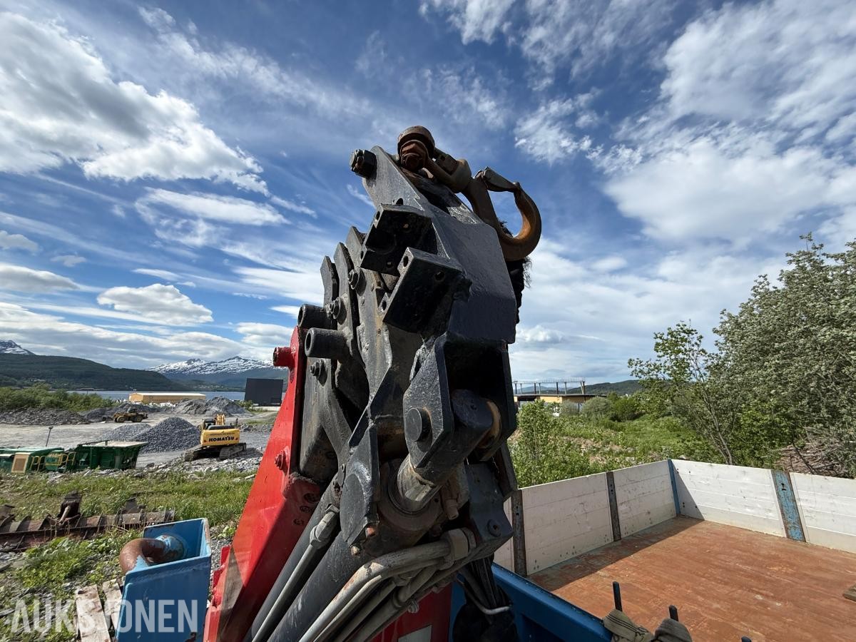 2004 GMM krokflak med HMF 1683 K4 Kran - Fjernstyring