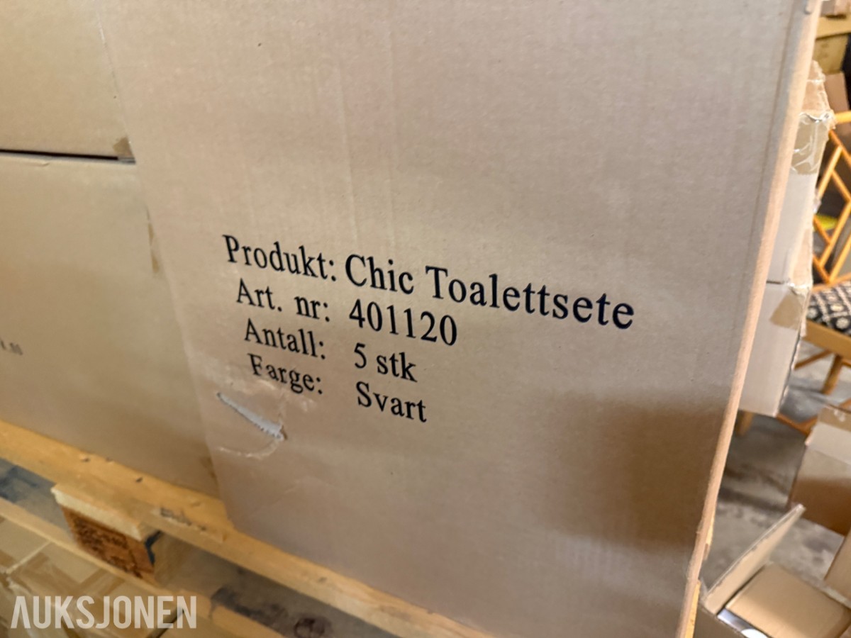 Stort lager med mange paller med baderomsutstyr og VVS-artikler