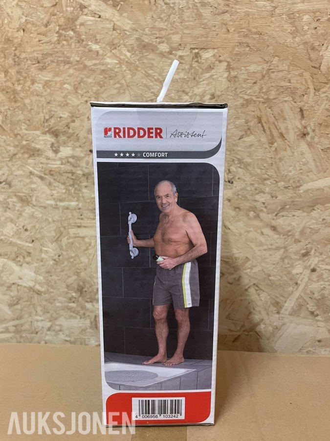 Stort lager med mange paller med baderomsutstyr og VVS-artikler