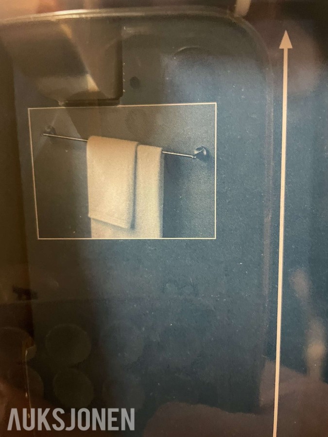 Stort lager med mange paller med baderomsutstyr og VVS-artikler