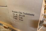 Stort lager med mange paller med baderomsutstyr og VVS-artikler
