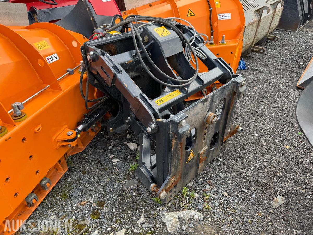 2025 Aebi Schmidt V 90 | V-plog m/ hydraulisk sving