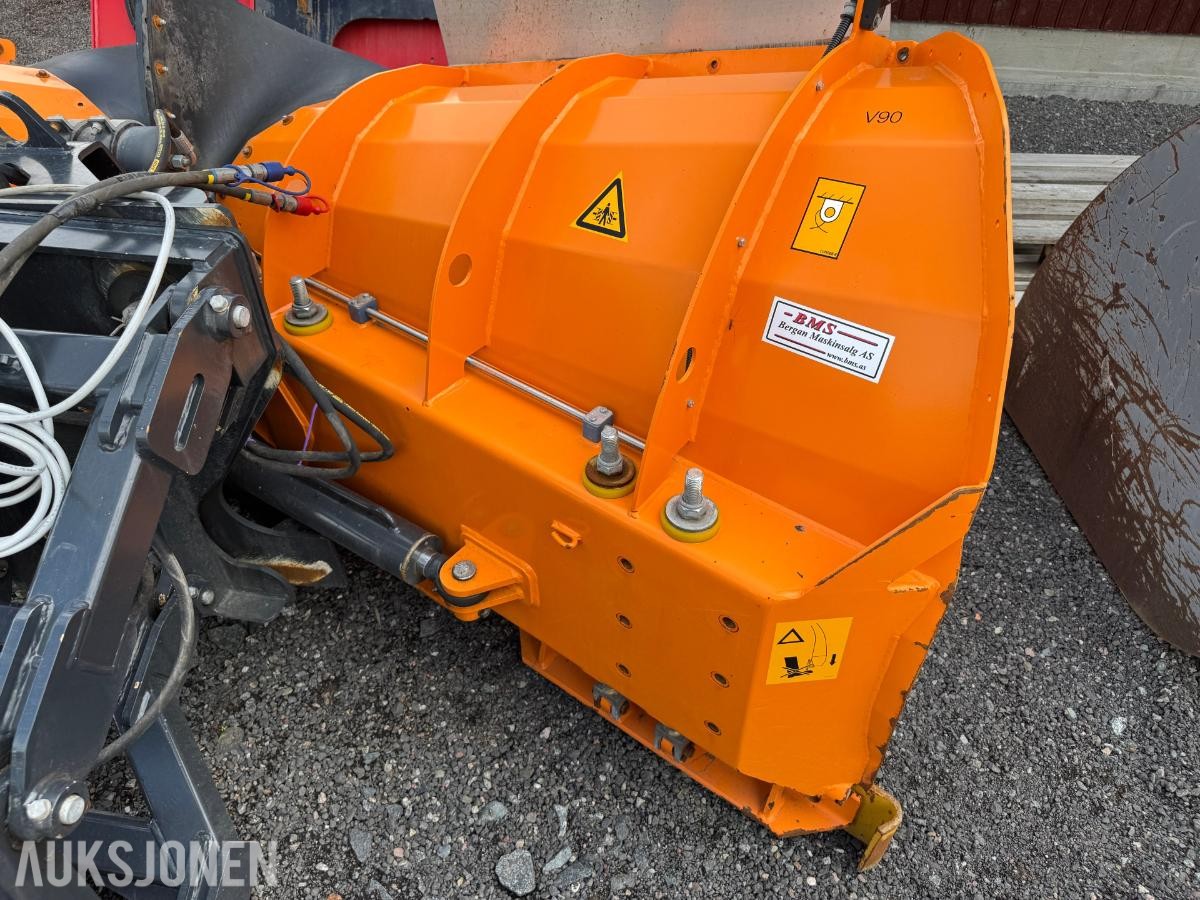 2025 Aebi Schmidt V 90 | V-plog m/ hydraulisk sving