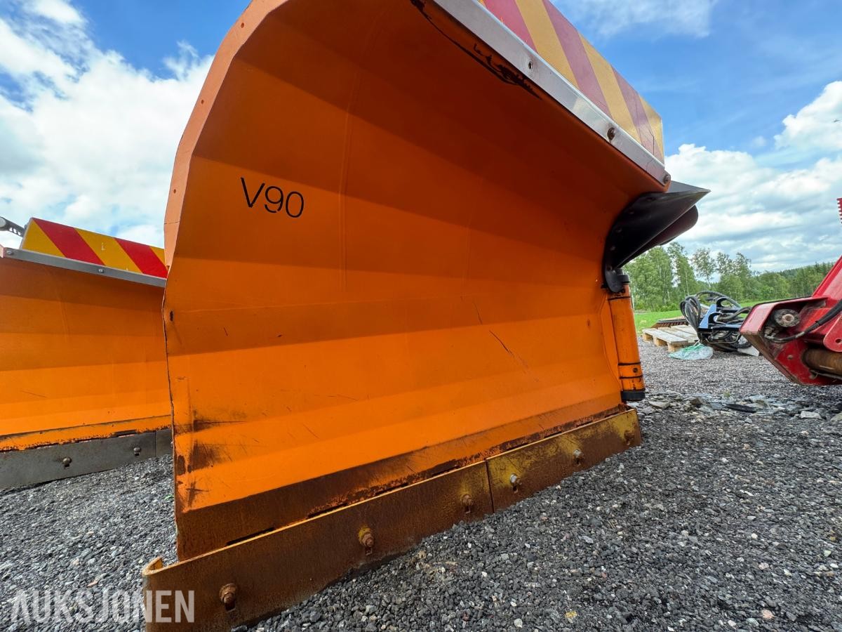 2025 Aebi Schmidt V 90 | V-plog m/ hydraulisk sving