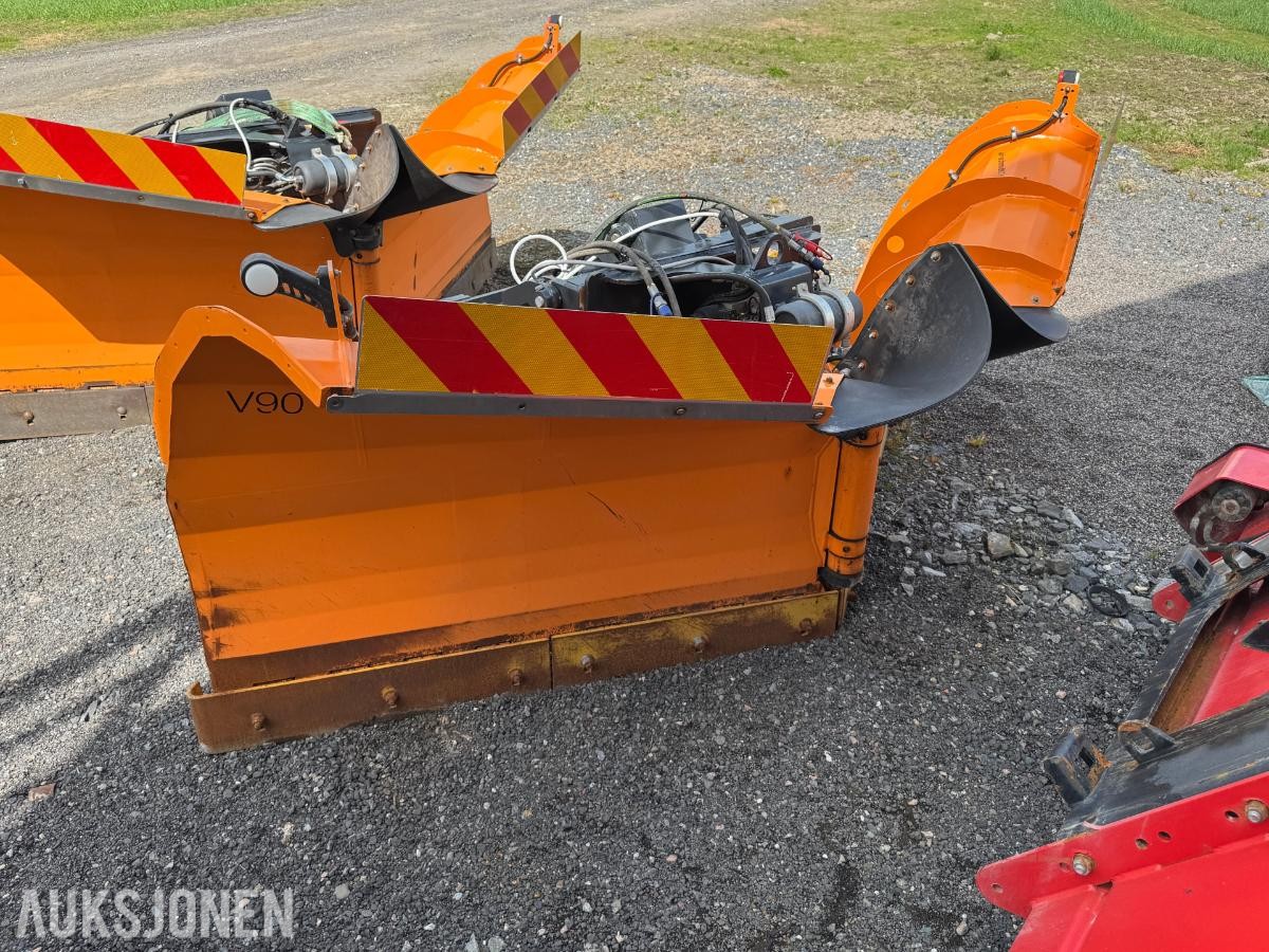 2025 Aebi Schmidt V 90 | V-plog m/ hydraulisk sving