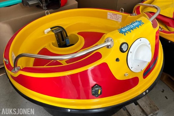 J&J Amusements Blaster Boat 12 STK - NYE med 14 stk elektriske båtmotorer og ladere