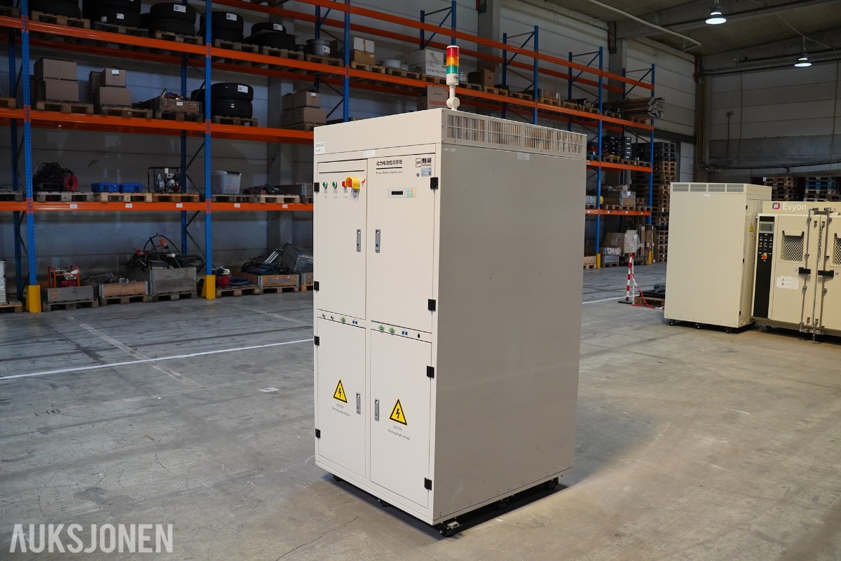 2022 NEWARE CE-7004-200V300A-R28GC batteritestsystem – 200 V / 300 A