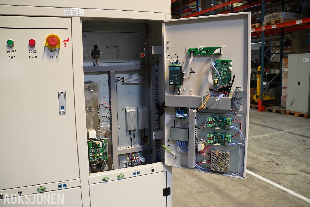 2022 NEWARE CE-7004-200V300A-R28GC batteritestsystem – 200 V / 300 A
