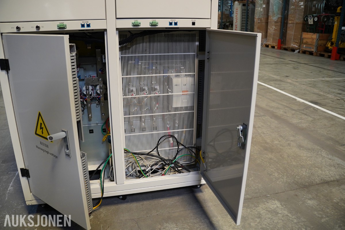 2022 NEWARE CE-7004-200V300A-R28GC batteritestsystem – 200 V / 300 A