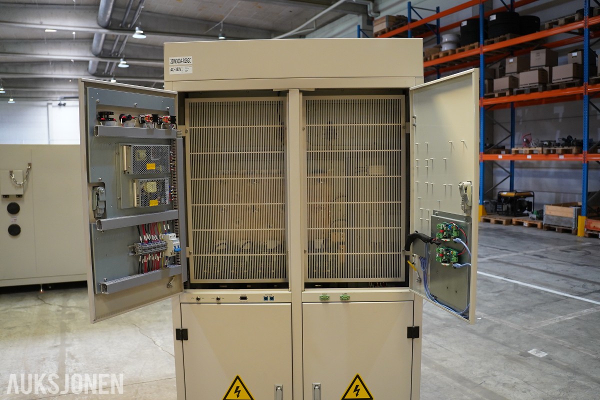 2022 NEWARE CE-7004-200V300A-R28GC batteritestsystem – 200 V / 300 A / 266 kW