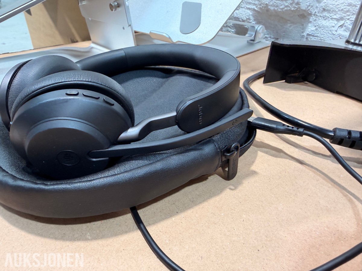 Kontorutstyr og elektronikk – Cisco, Logitech, Jabra, Nespresso, Leitz