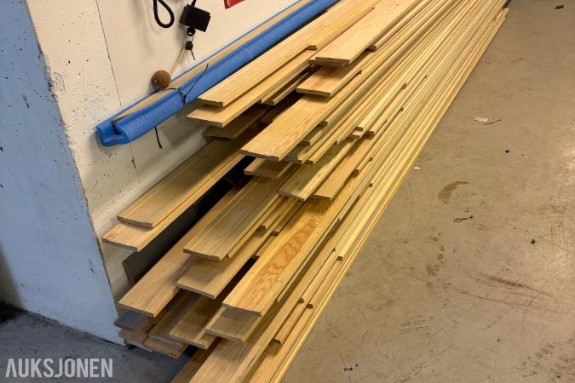 2023 Gulvlister fra stiltre 250m - umalte gulvlister i furu 15x120
