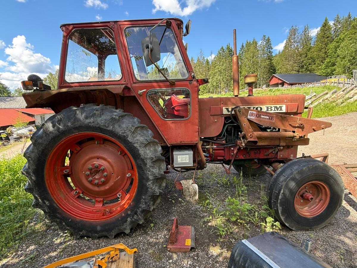 1974 Volvo BM650 traktor med frontlaster, lavt timeantall, repobjekt