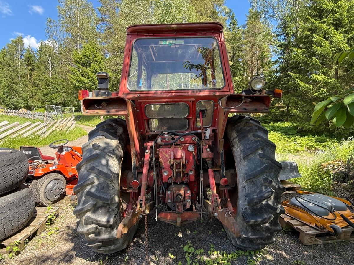 1974 Volvo BM650 traktor med frontlaster, lavt timeantall, repobjekt