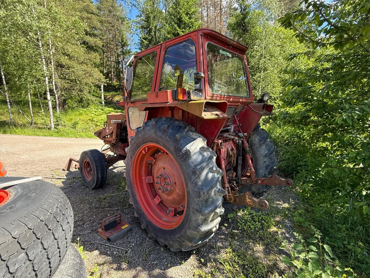 1974 Volvo BM650 traktor med frontlaster, lavt timeantall, repobjekt