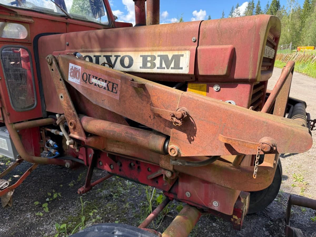 1974 Volvo BM650 traktor med frontlaster, lavt timeantall, repobjekt