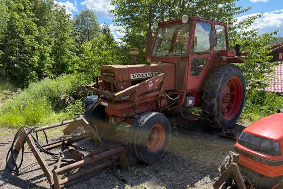 1974 Volvo BM650 traktor med frontlaster, lavt timeantall, repobjekt