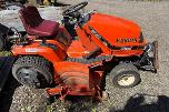 Kubota G1700 sitteklipper med frontkost og oppsamler