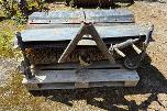 Kubota G1700 sitteklipper med frontkost og oppsamler