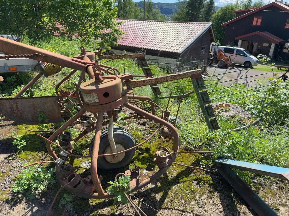 FJ Sweegers kombirive, oppsamling og spreder