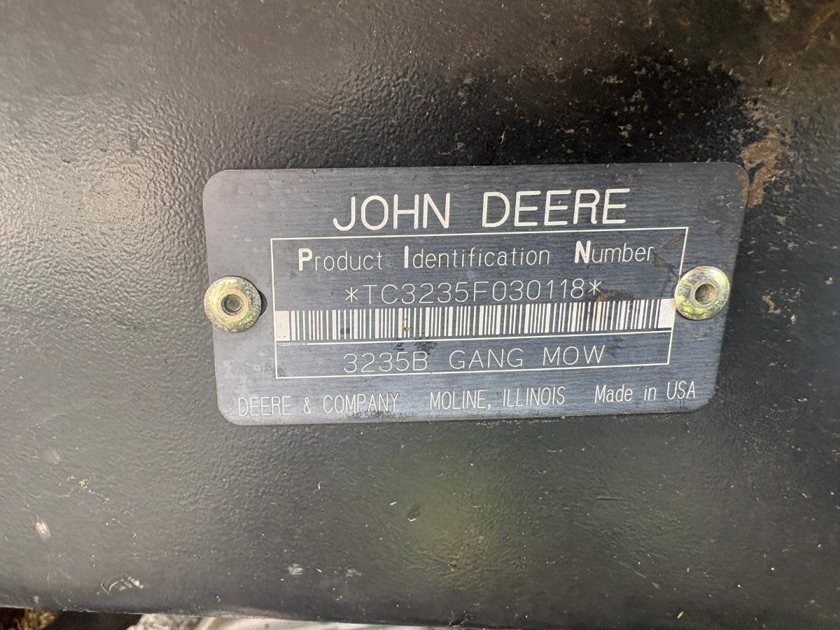 2002  John Deere Fairwayklipper – 5 aggregater – 2 000 timer 3235B 