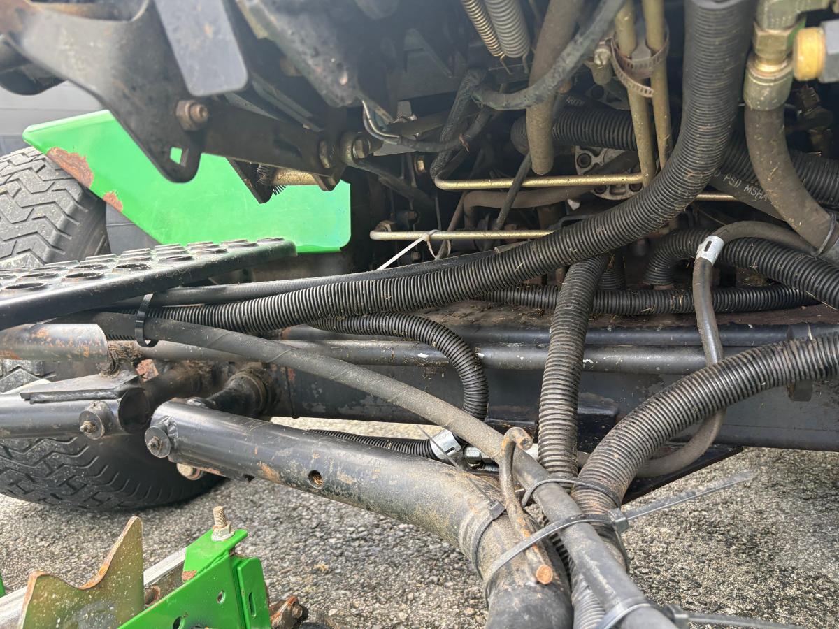 2002  John Deere Fairwayklipper – 5 aggregater – 2 000 timer 3235B 