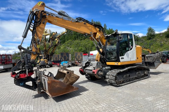 2015 Liebherr R 914 Compact Litronic - Jernbaneutrustet