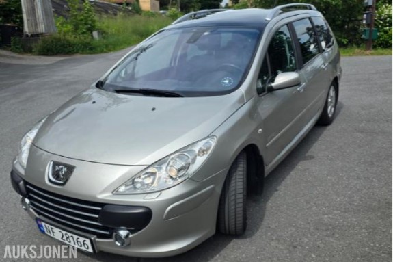 2007 Peugeot 307 SW 1.6 109hk PANORAMATAK MYE PÅKOSTET S+V DEKK MOTORVARMER EU OK 05.2028 