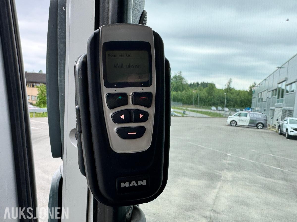 2014 MAN TGM 13.290 linjebil med kran og mannskapskurv
