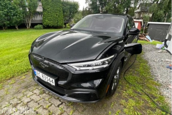 2021 Ford Mustang Mach-E LR RWD AUTOMAT ADAPTIV CRUISEKONTROLL HENGERFESTE KEYLESS SOLTAK S+V DEKK EU OK 08.2027 83564km