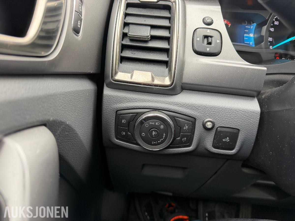 2018 FORD RANGER 4X4 AUTOMAT LIMITED HENGERFESTE NAVIGASJON SKINN CRUICE