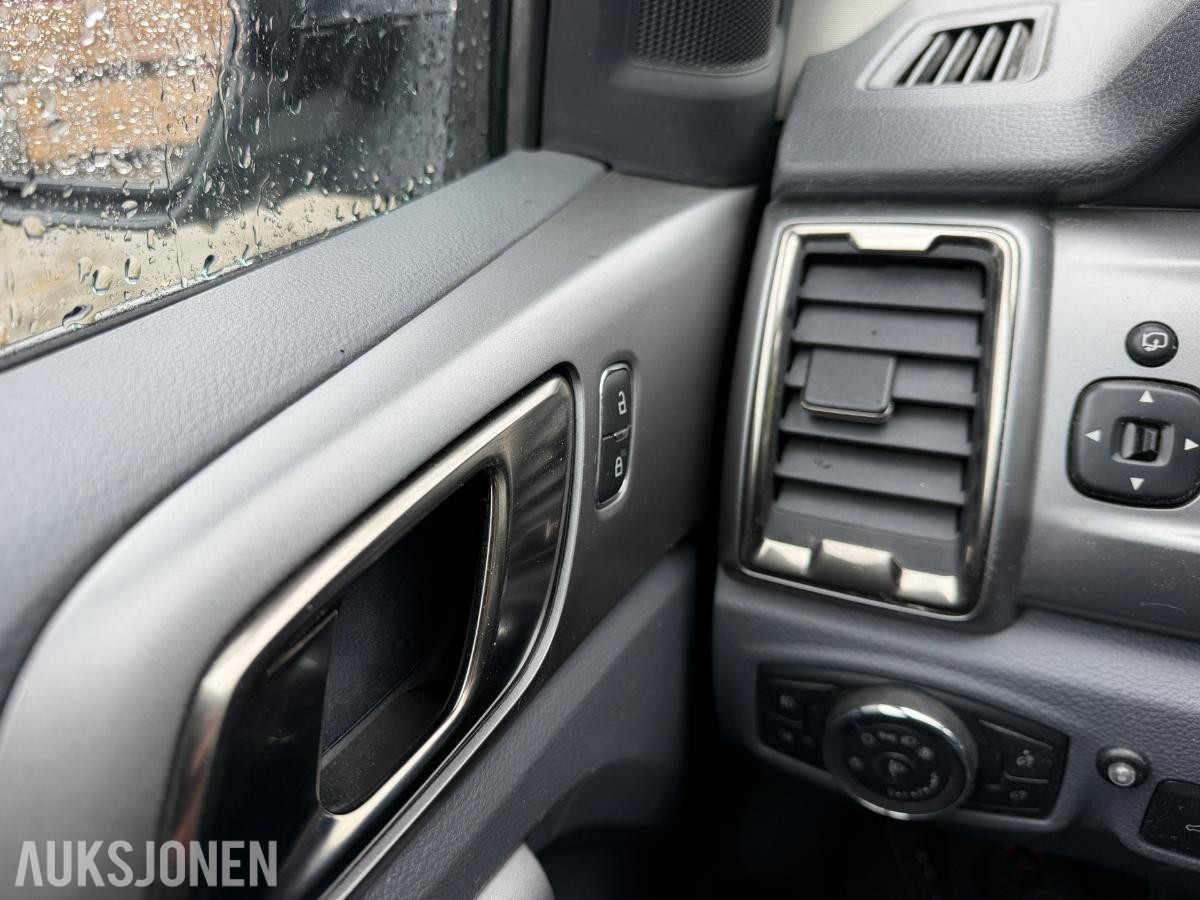 2018 FORD RANGER 4X4 AUTOMAT LIMITED HENGERFESTE NAVIGASJON SKINN CRUICE